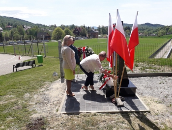 Relacja z uroczystego odsłonięcia tablicy pamiątkowej - zdjęcie9