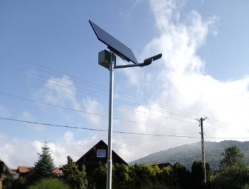 Montaż lamp solarnych na terenie Koszarawy - zdjęcie1