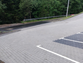 Budowa parkingu przy kościele Parafii Stygmatów św. Franciszka z Asyżu w Koszarawie zakończona - zdjęcie2