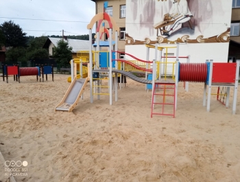 Renowacja placu zabaw przy Przedszkolu w Koszarawie - zdjęcie1