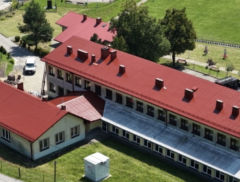 Remont dachu na budynku Szkoły Podstawowej w Koszarawie - zdjęcie1