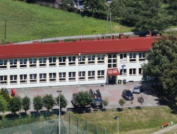 Remont dachu na budynku Szkoły Podstawowej w Koszarawie - zdjęcie2